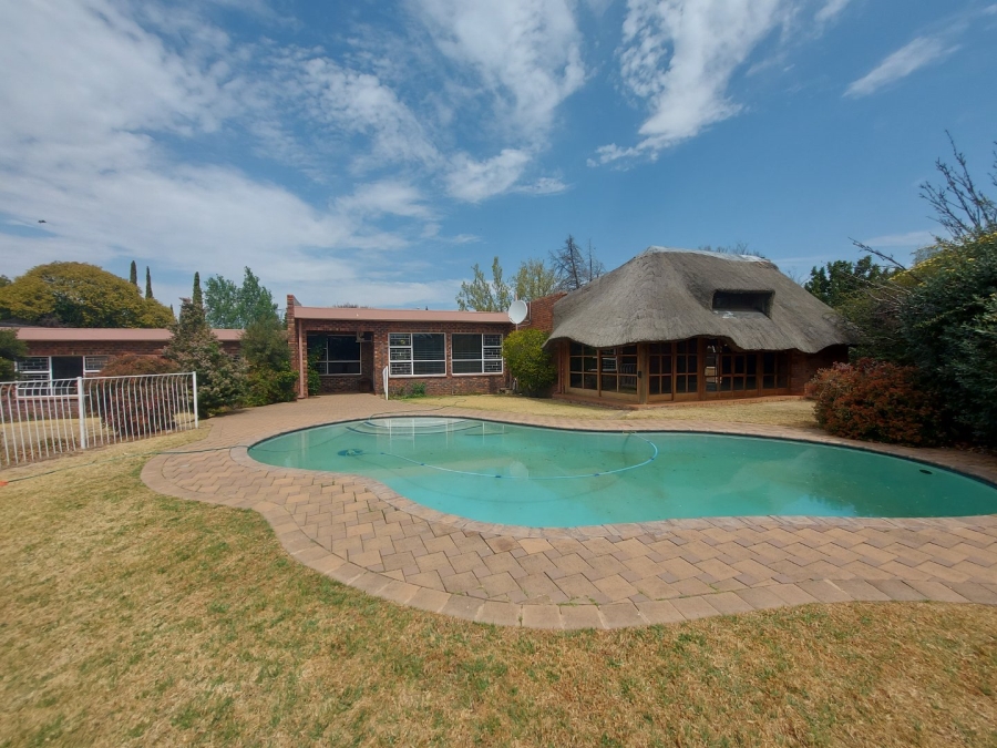 5 Bedroom Property for Sale in Universitas Ridge Free State